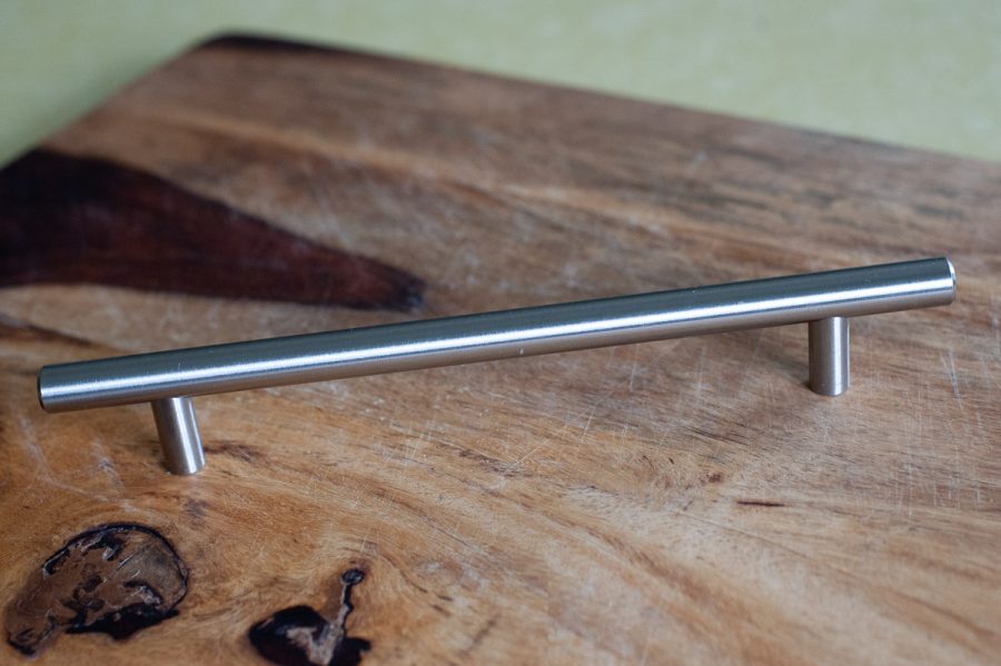 kitchen cabinet door handle in satin nickel